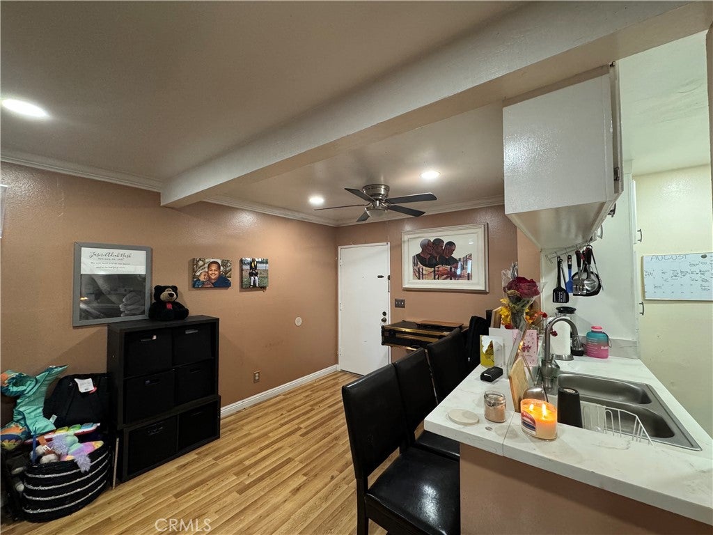 550 W Regent 342