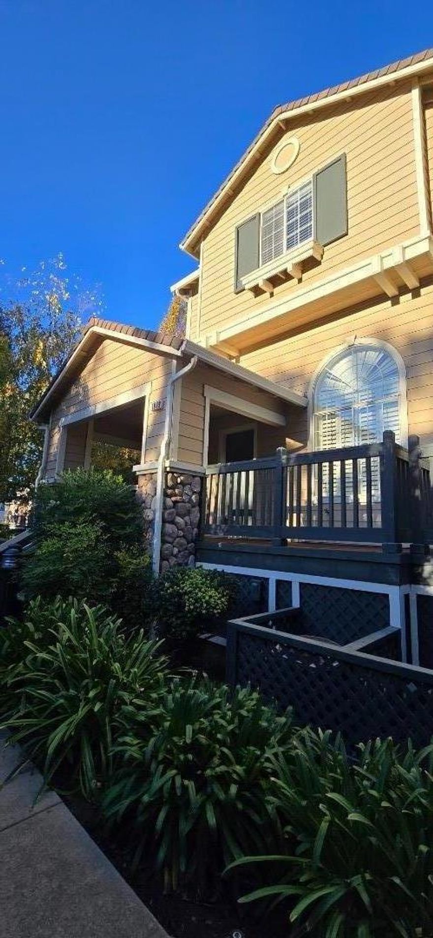 Beautiful end-unit townhome with spacious floorplan for sale in north San Jose. 3 bedrooms and 2.5 bathrooms with attached 2-car garage. As you walk up to the townhome, there is a private porch next to the front door ...a perfect lounging area for outdoor rest and relaxation. The living room features 12ft ceilings, 7ft radius window, half bath and a fireplace. The second level family room overlooks the living room and is next to the eat-in dining nook and U-shaped kitchen ...which includes a fridge, gas stove, microwave and plenty of countertops. In the third level is the master bedroom that features two mirrored closets, vaulted 10ft ceilings, en-suite with a double sink vanity. Laundry (includes washer and dryer units) is conveniently located upstairs near the remaining 2 bedrooms. This community boasts lush greenbelts, well-maintained landscaping, large fenced-in pool/spa/deck area and ample exterior parking spaces. Located near highways 880, 101, 237 and 680. Conveniently next to strip malls that includes restaurants, grocery stores, banks, retail and fitness center.  The San Jose International Airport, Milpitas BART and Light Rail Stations, Downtown San Jose, & The Great Mall are only a few miles away.