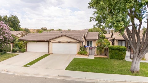 Photo of 25652 Palma Alta DR, Valencia, CA 91355 (MLS # SR26183095)