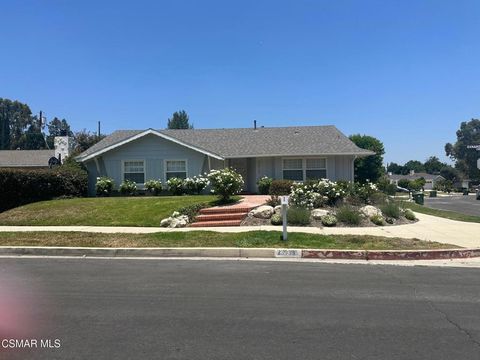 Photo of 23939 Oxnard Street, Woodland Hills, CA 91367 (MLS # 225003351)