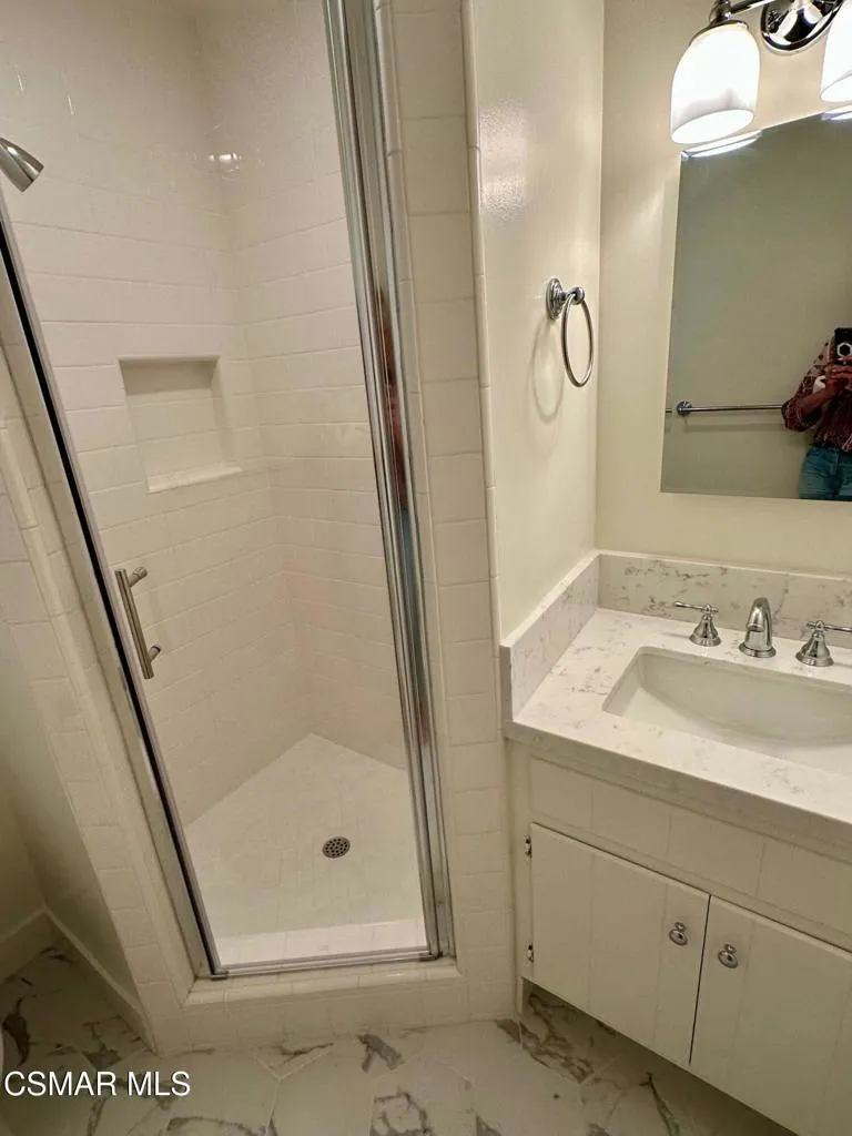 Woodland Hills, California 91367, United States, 3 Bedrooms Bedrooms, ,2 BathroomsBathrooms,Residential,Active,164066