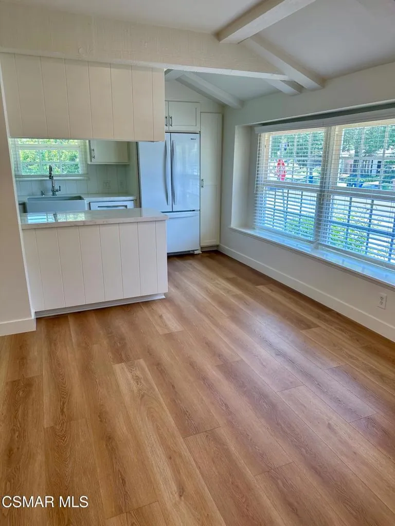 Woodland Hills, California 91367, United States, 3 Bedrooms Bedrooms, ,2 BathroomsBathrooms,Residential,Active,164066