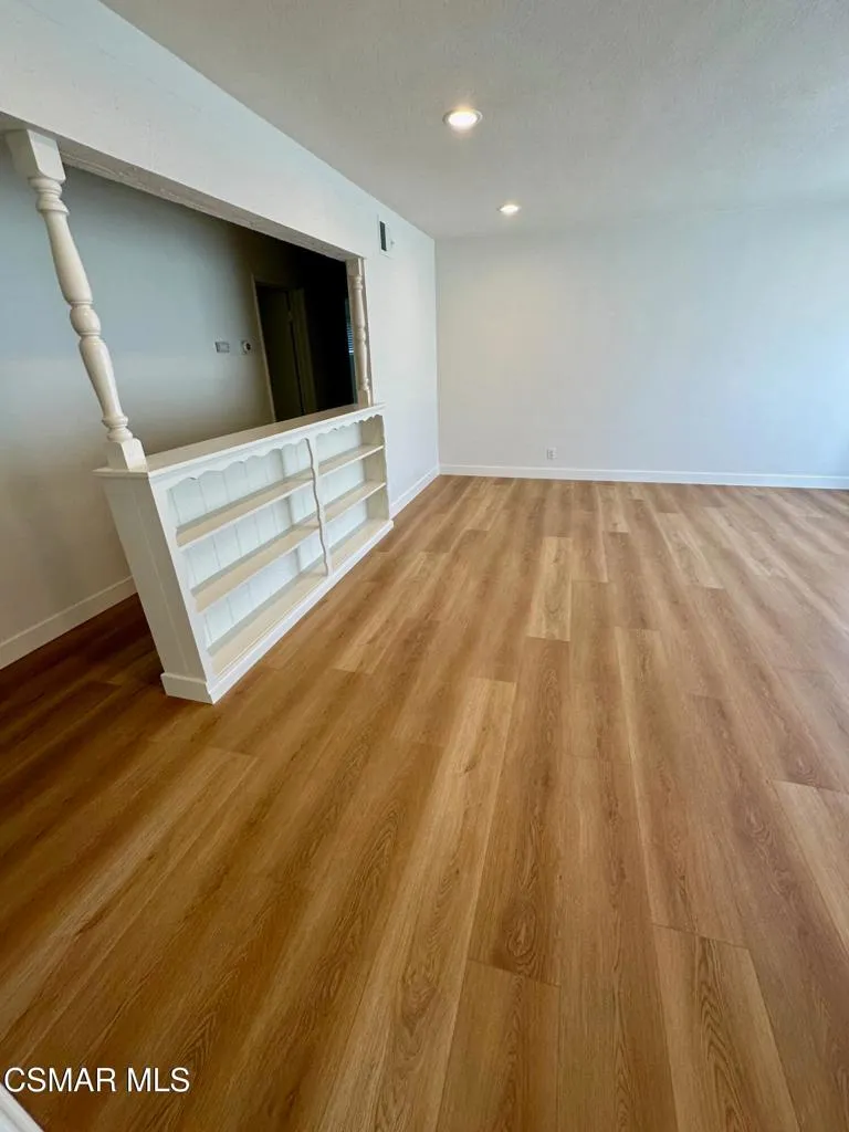 Woodland Hills, California 91367, United States, 3 Bedrooms Bedrooms, ,2 BathroomsBathrooms,Residential,Active,164066