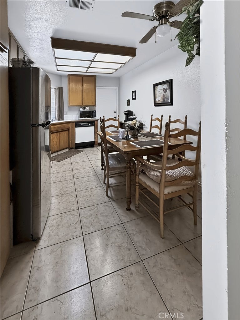 1475 Almond