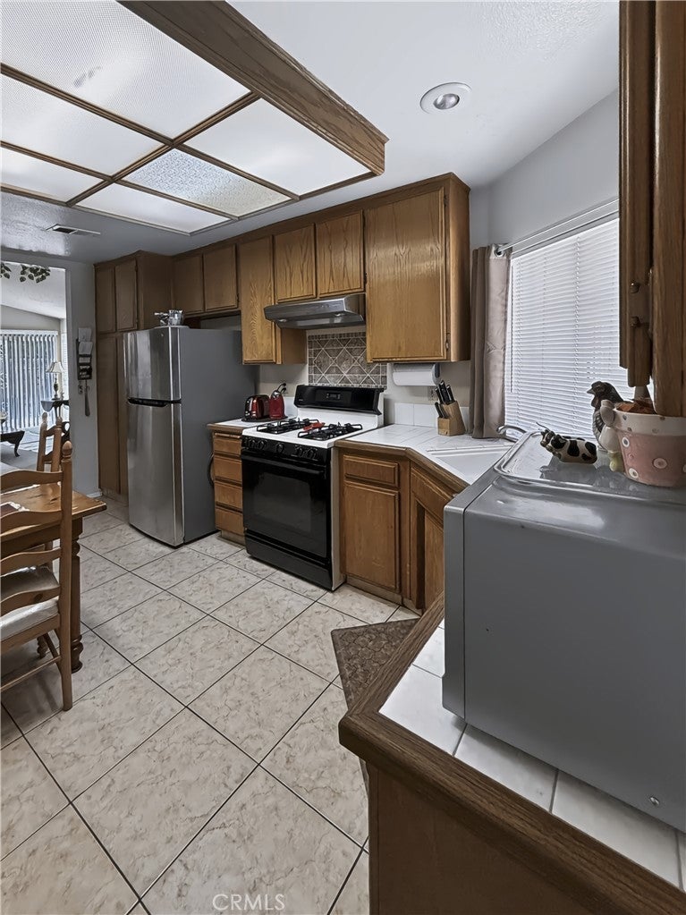 1475 Almond