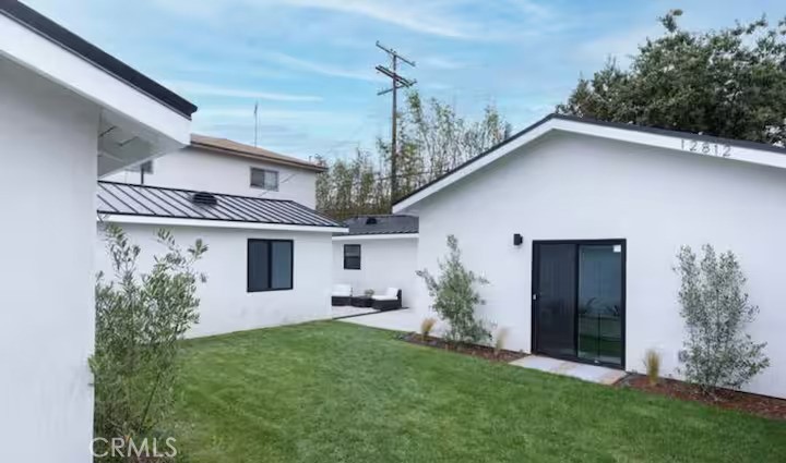 Discover the perfect blend of comfort, charm, and convenience in this beautifully maintained single-level 3-bedroom, 2-bath home in the heart of Los Angeles. With 943 sq ft of thoughtfully designed living space, this detached residence offers a warm and inviting atmosphere, featuring bright interiors and a functional layout ideal for everyday living.
Situated on a spacious 6,051 sq ft lot, the home provides plenty of room to relax or entertain. Enjoy the privacy of a standalone property while being just minutes from Marina del Rey, vibrant dining spots, boutique shopping, and the beach. Built in 1948, it retains timeless character while offering the comfort of modern upgrades.
Perfect for those seeking a well-located retreat with easy access to coastal living — this home is ready for you to move in and make it your own.