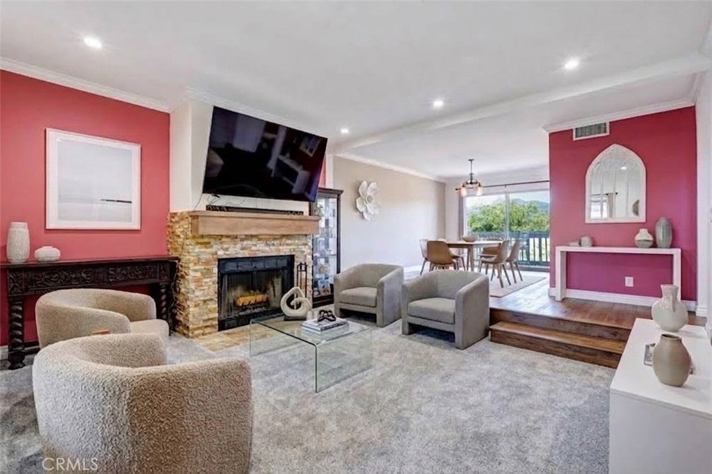 10480 Sunland Boulevard 7