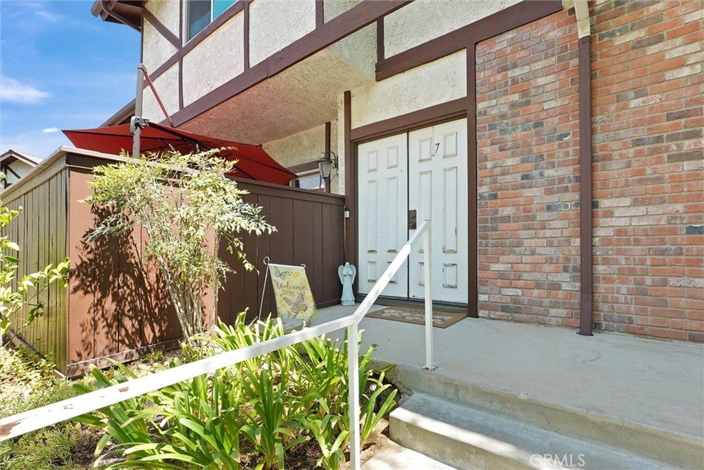 10480 Sunland Boulevard 7