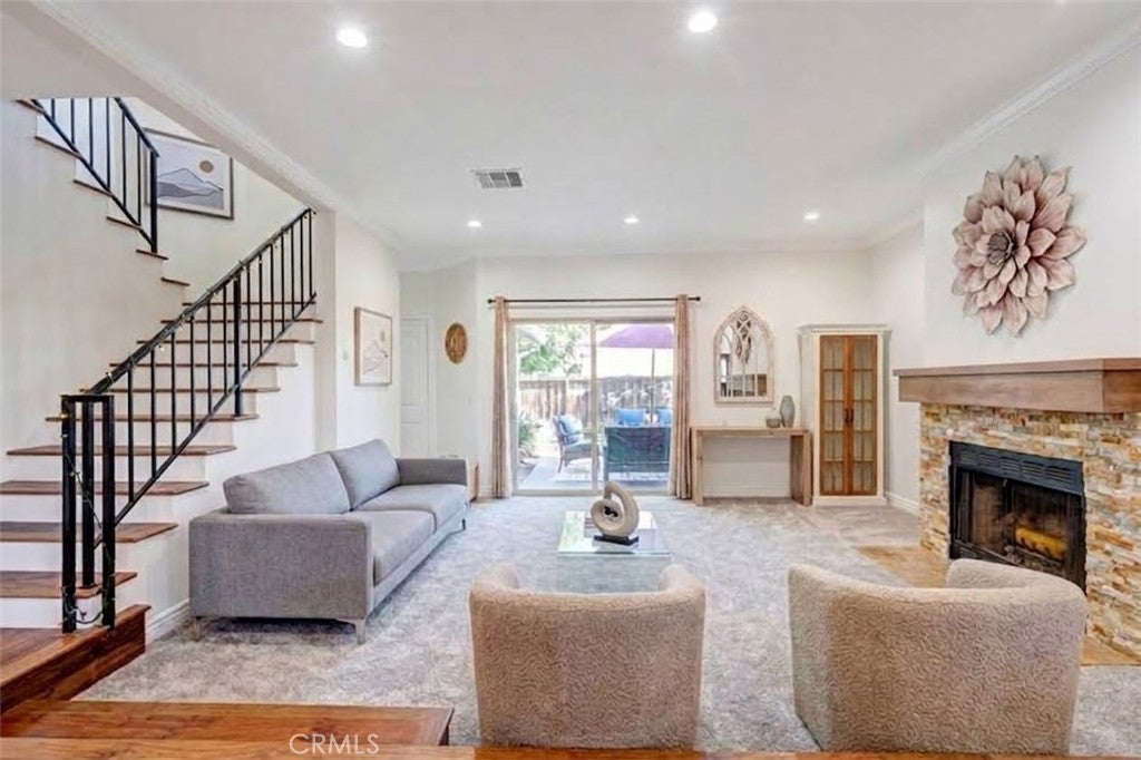 10480 Sunland Boulevard 7