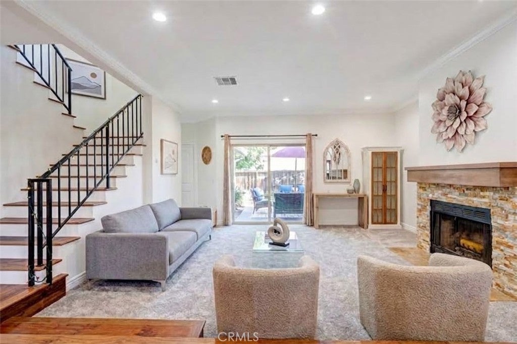 10480 Sunland Boulevard 7