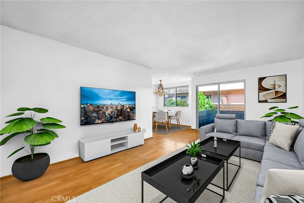 Photo of 5414 Newcastle Avenue #8, Encino, CA 91316 (MLS # SR25177464)