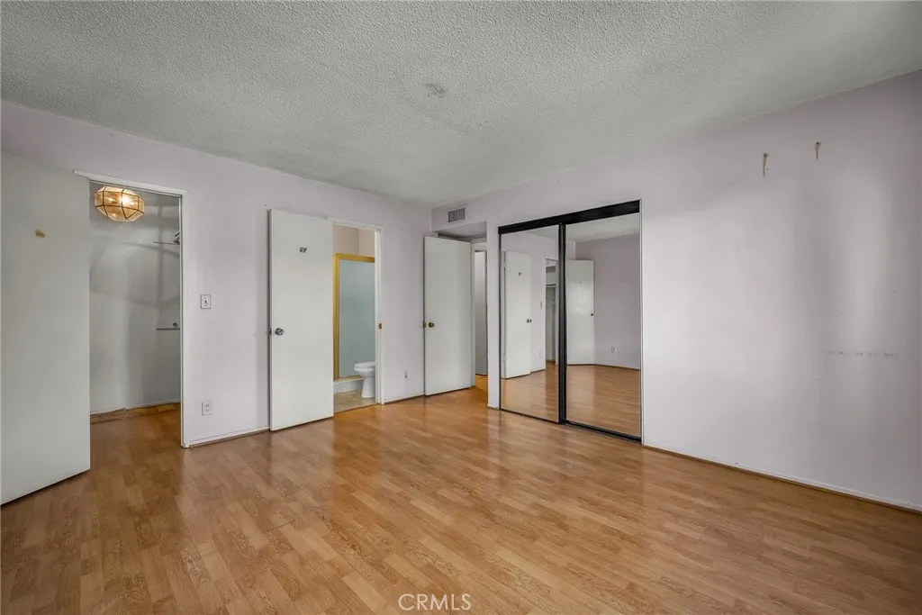 Encino, California 91316, United States, 2 Bedrooms Bedrooms, ,2 BathroomsBathrooms,Residential,Active,231435