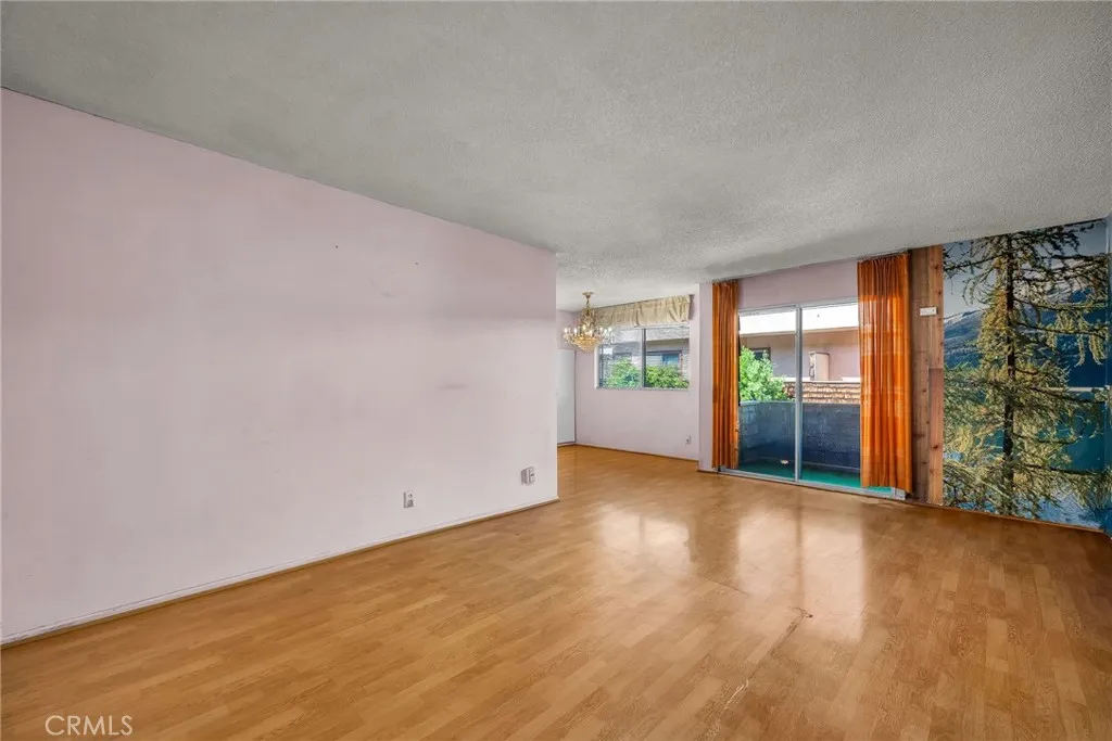 Encino, California 91316, United States, 2 Bedrooms Bedrooms, ,2 BathroomsBathrooms,Residential,Active,231435