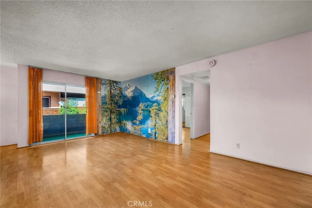 Encino, California 91316, United States, 2 Bedrooms Bedrooms, ,2 BathroomsBathrooms,Residential,Active,231435