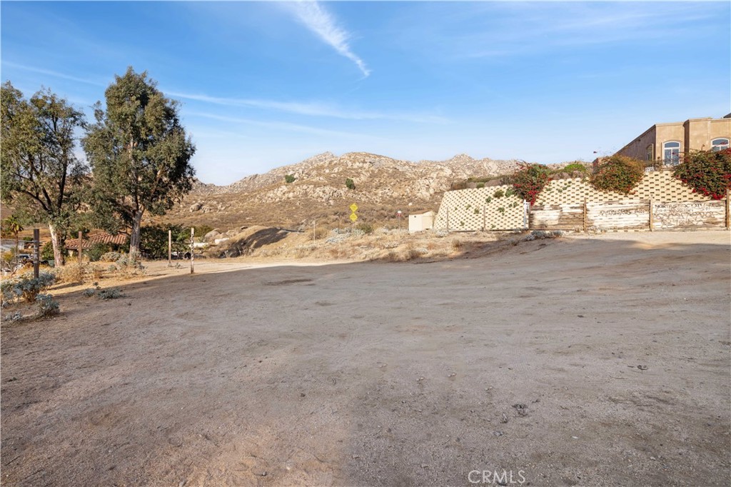 2935 Galaxie Heights Road