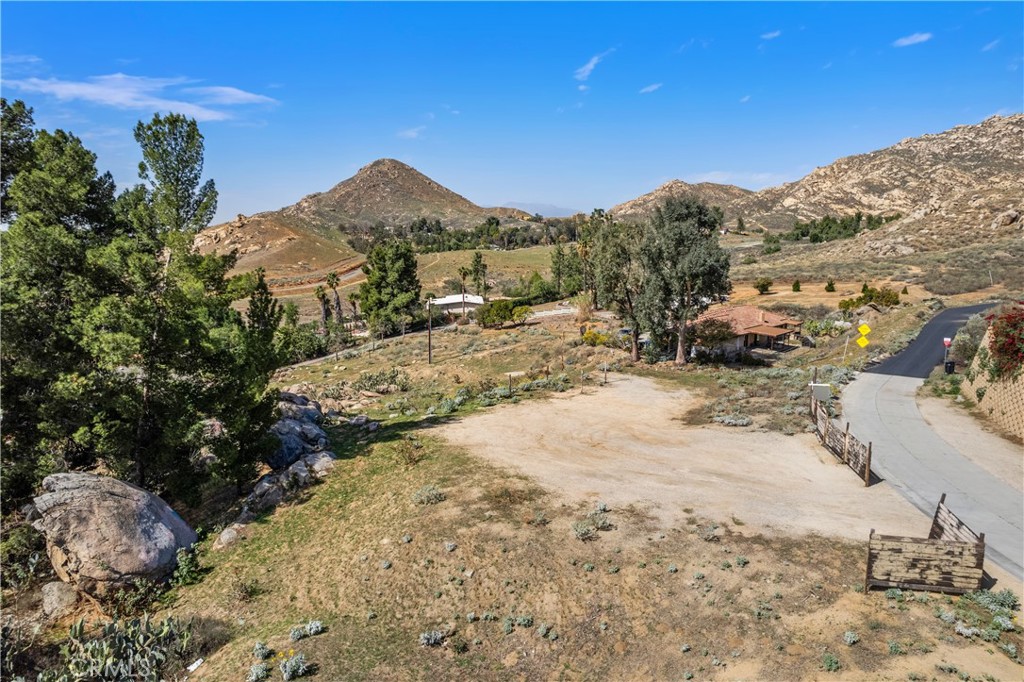 2935 Galaxie Heights Road