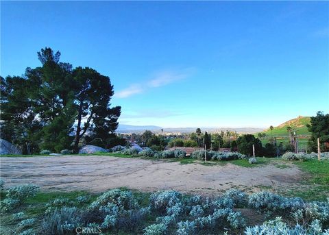 2935 Galaxie Heights Road Riverside CA 92507