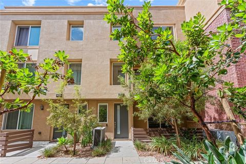 Photo of 422 W Route 66, Glendora, CA 91740 (MLS # CV26114924)
