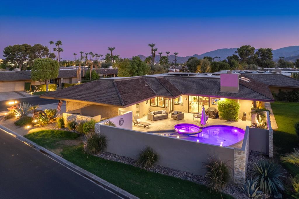 12 Whittier Court