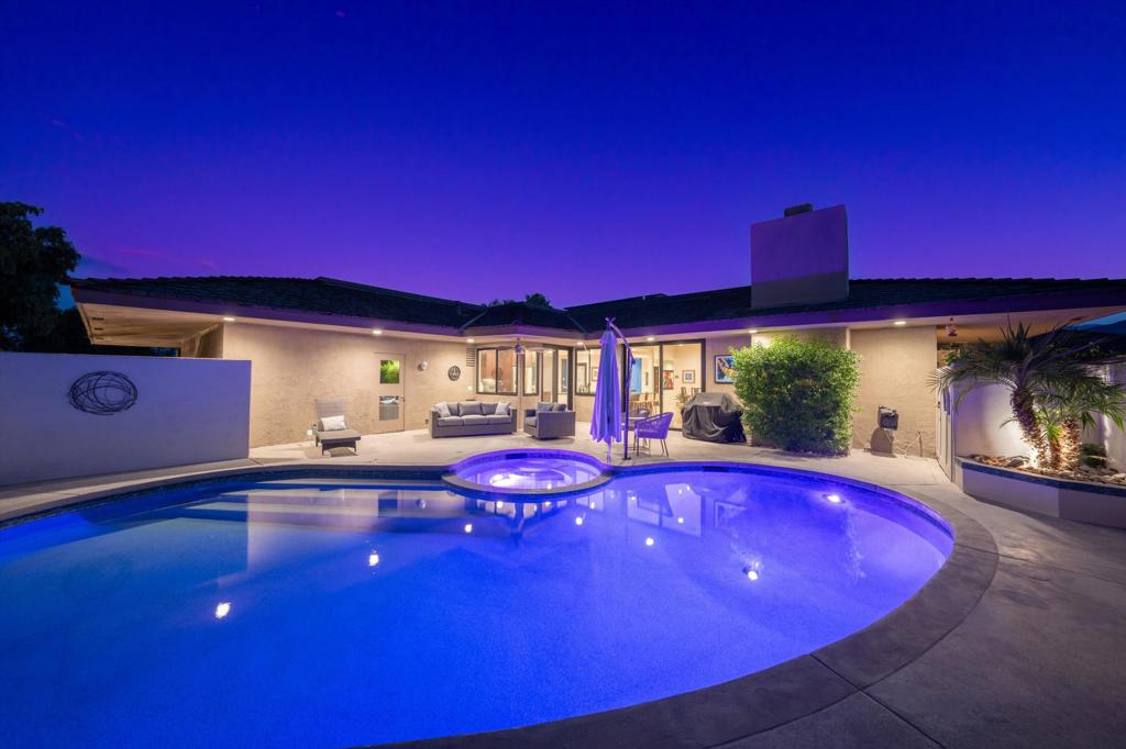 12 Whittier Court