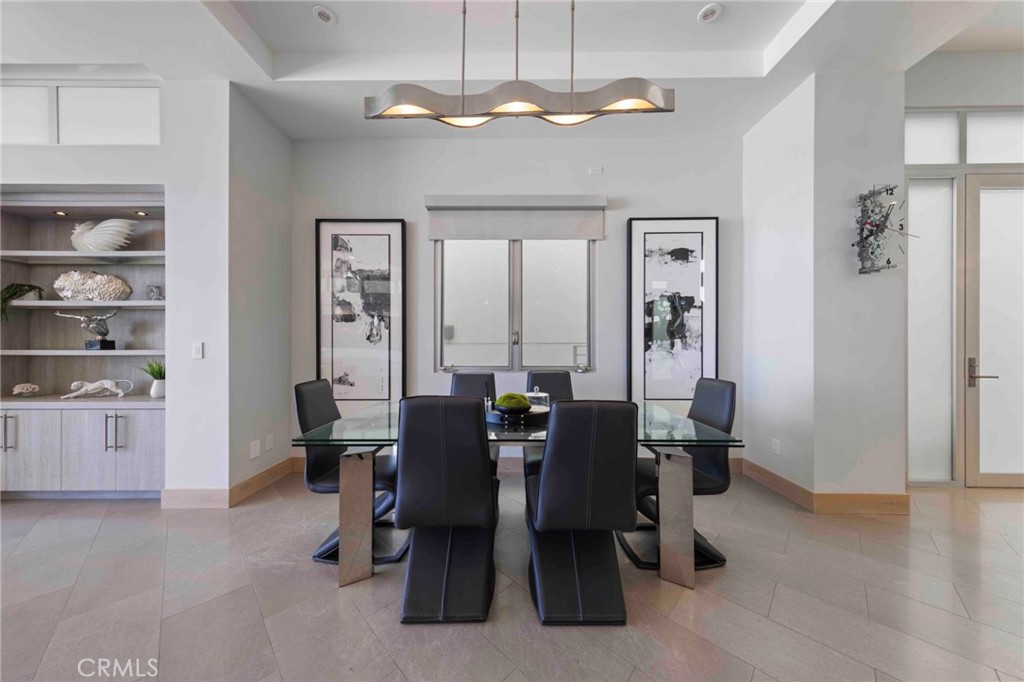 212 The Strand