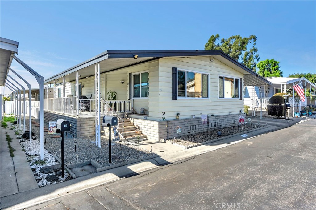 6741 Lincoln Avenue 32