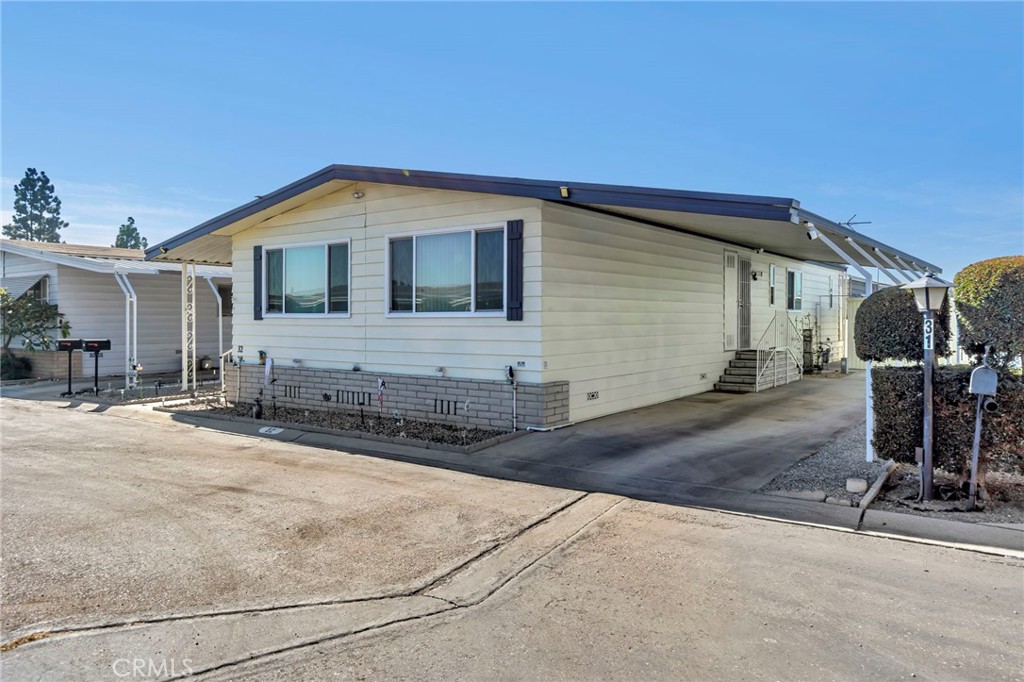 6741 Lincoln Avenue 32