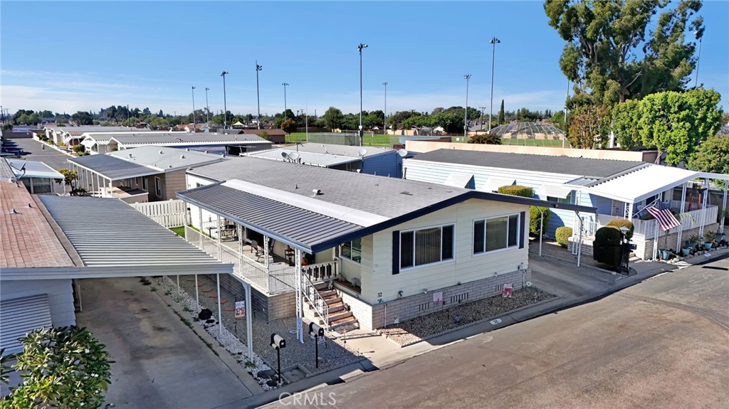 6741 Lincoln Avenue 32