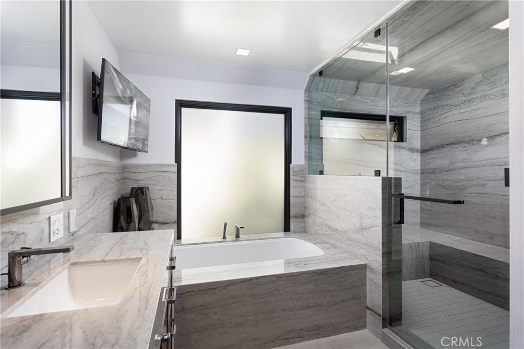 Harbor Island ""Drive"" (HIDC) - Residential