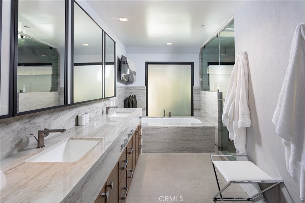 Harbor Island ""Drive"" (HIDC) - Residential