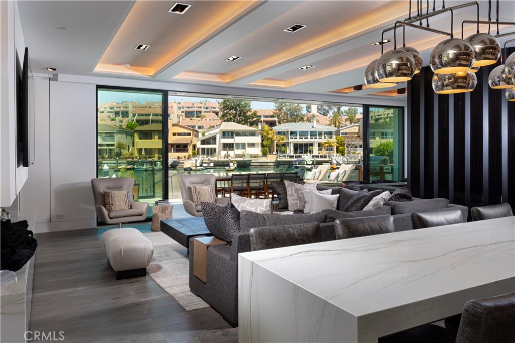 Harbor Island ""Drive"" (HIDC) - Residential