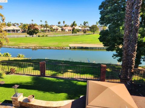 Photo of 1915 Edgeview Way Way, Discovery Bay, CA 94505 (MLS # 41116580)