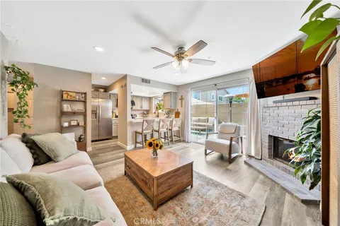 17601 Newland Street Unit D, Huntington Beach, CA 92647 - MLS#: OC25170103