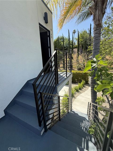 Photo of 6148 Lederer Avenue, Woodland Hills, CA 91367 (MLS # SR26092938)