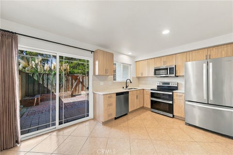 Photo of 5314 Lake Lindero DR, Agoura Hills, CA 91301 (MLS # SR26226549)