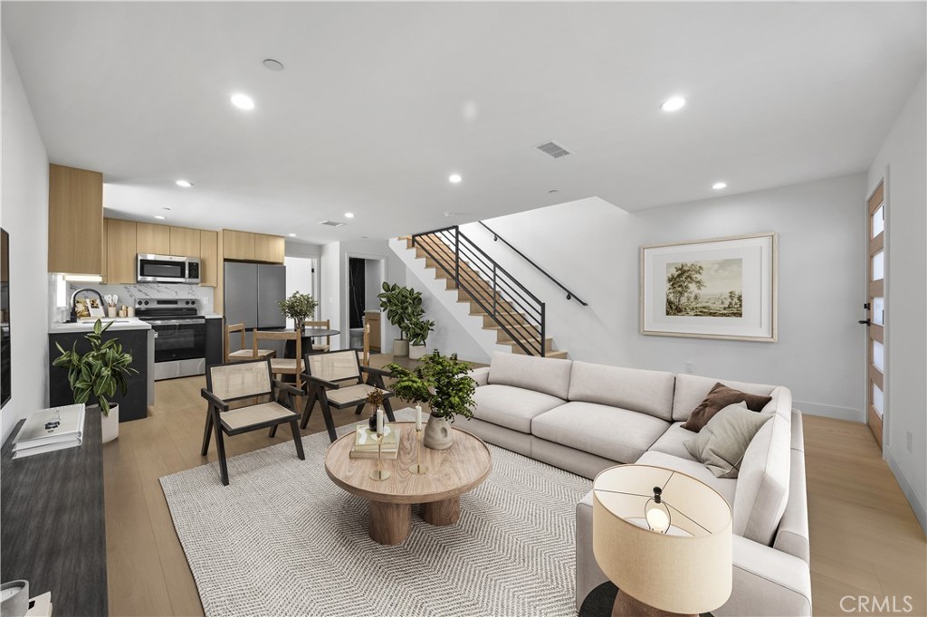 Properties 1 4511 Rosewood Avenue