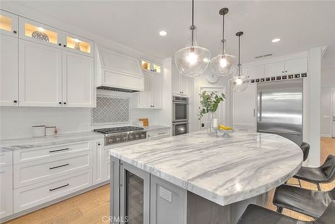 32 Hillsdale Irvine CA 92602