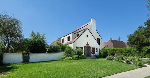 Photo of 2384 E Orange Grove Boulevard, Pasadena, CA 91104 (MLS # P1-28739)