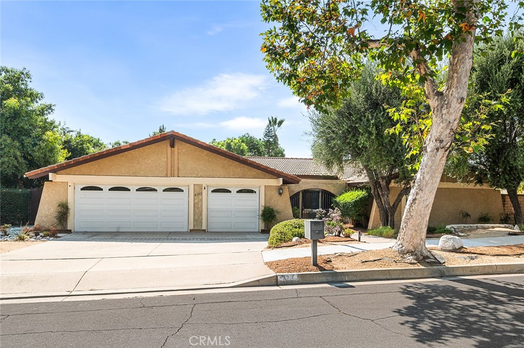 2123 Bonnie Brae Avenue