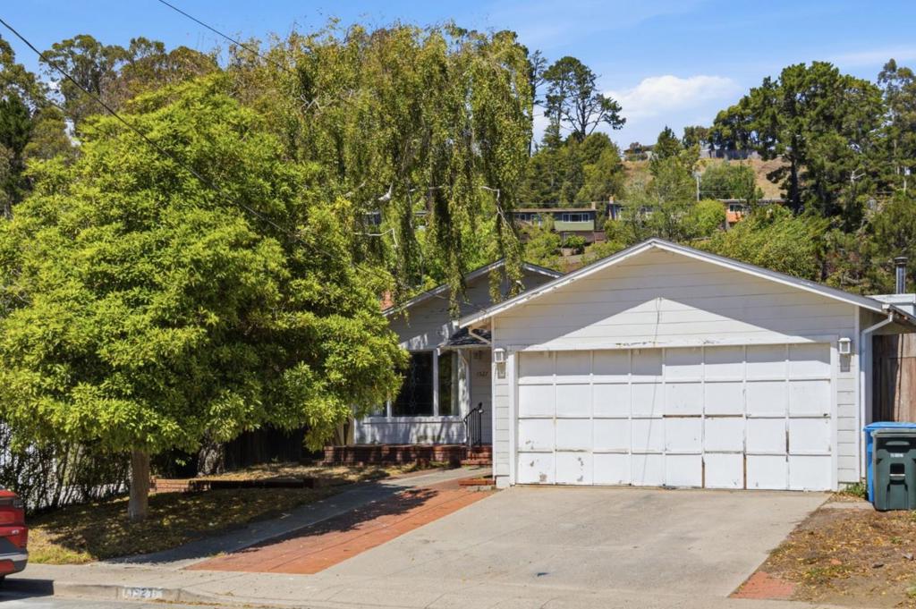 1527 Madeira Drive