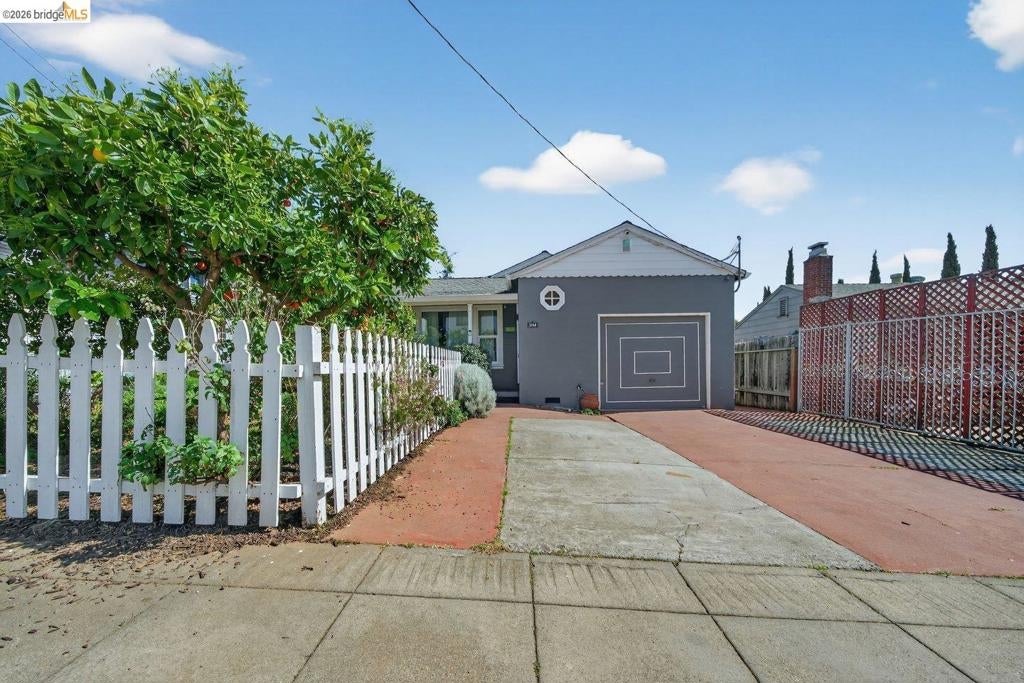 3734 McClelland St, Oakland CA 94619