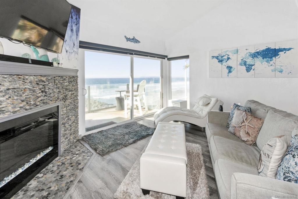 706 Ocean Ln