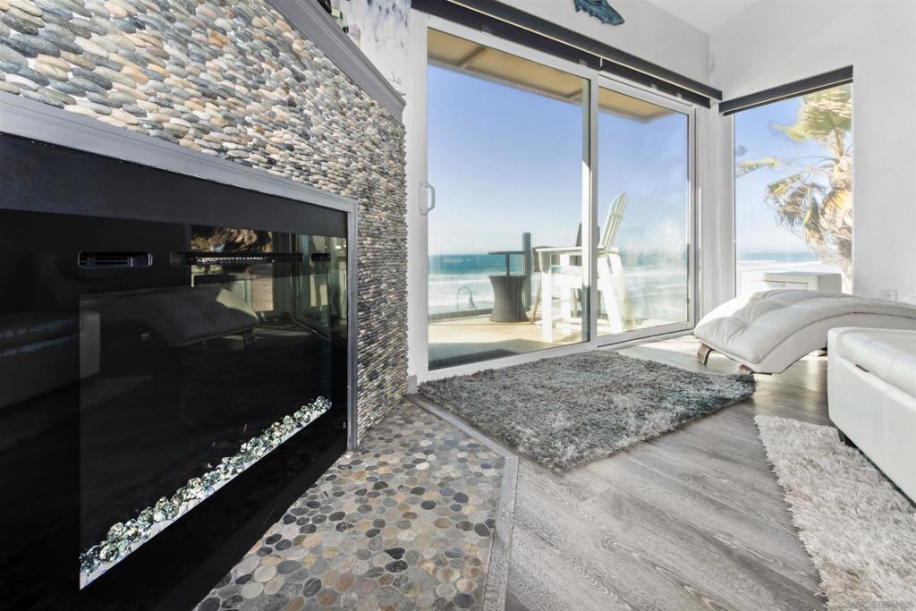 706 Ocean Ln
