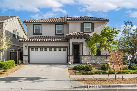 Photo of 16939 Sandoval LN, Fontana, CA 92336 (MLS # IV26092897)