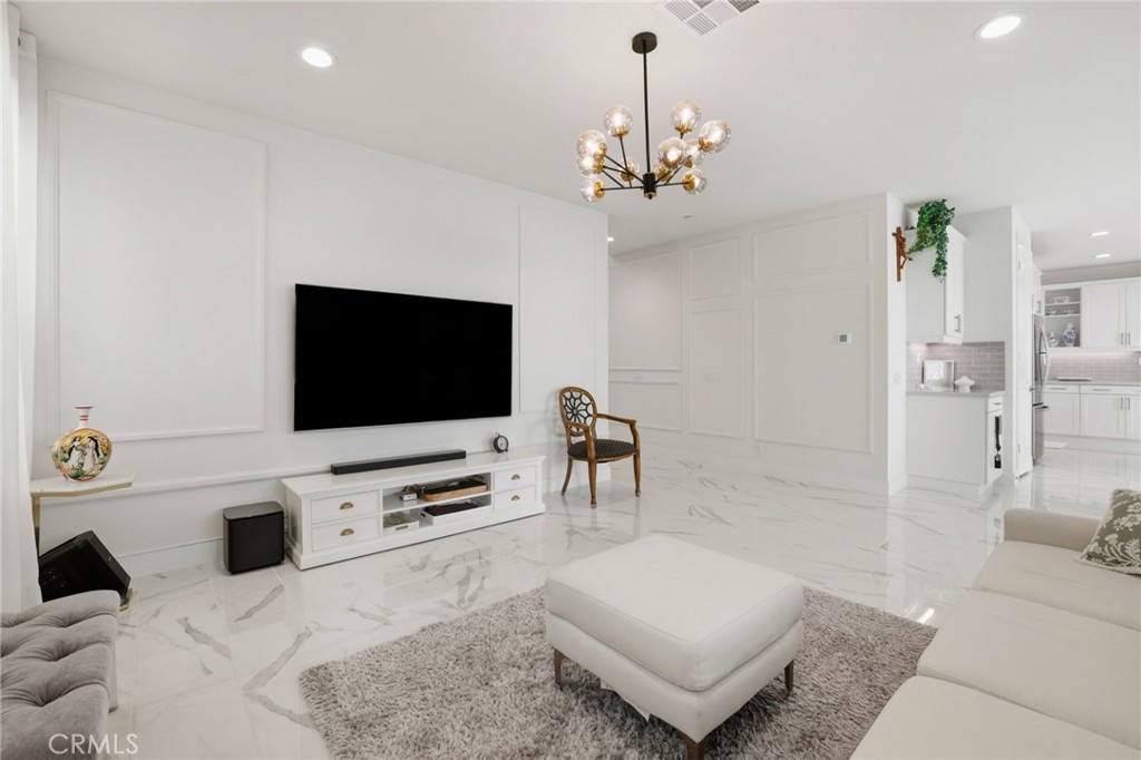 1883 Aliso Canyon Drive