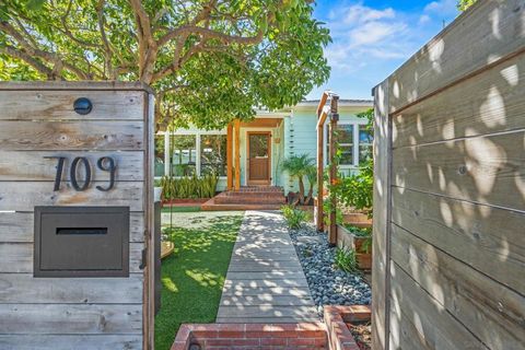Photo of 709 N Nevada St, Oceanside, CA 92054 (MLS # 250042530SD) Photo of 709 N Nevada St, Oceanside, CA 92054 (MLS # 250042530SD)
