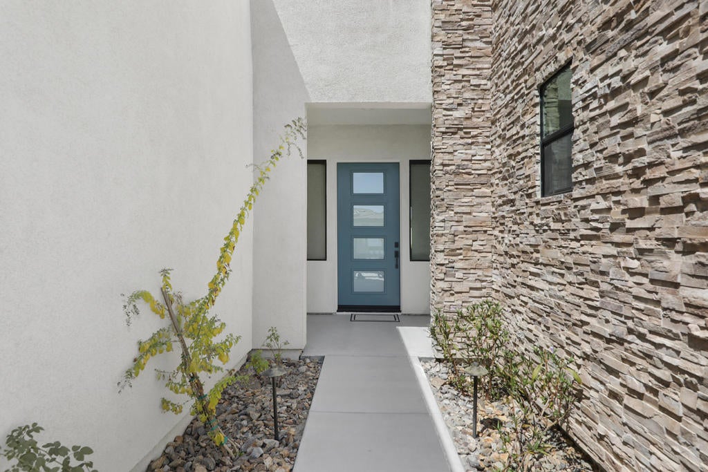 49889 Crescent Passage