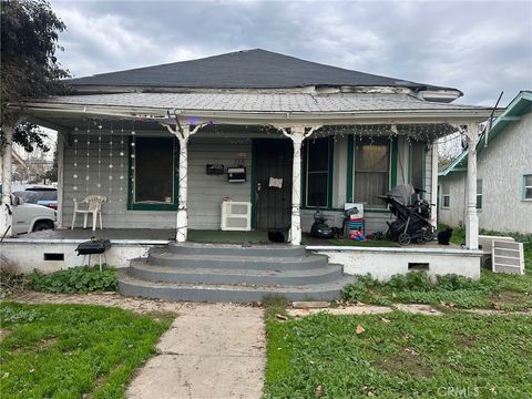 Photo of 315 S J St, Madera, CA 93637 (MLS # MD26028084)