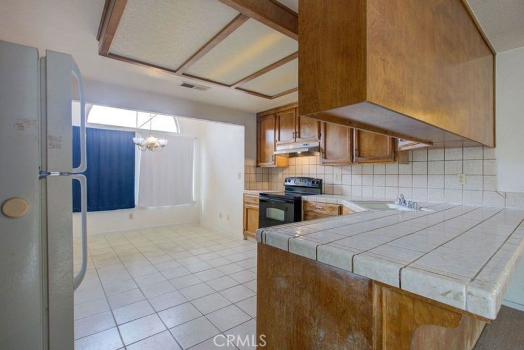 listing image 130728156272500200942