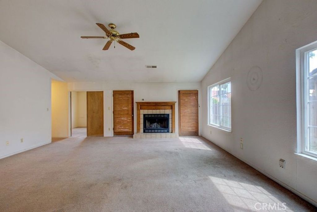 listing image 130723358835438444133